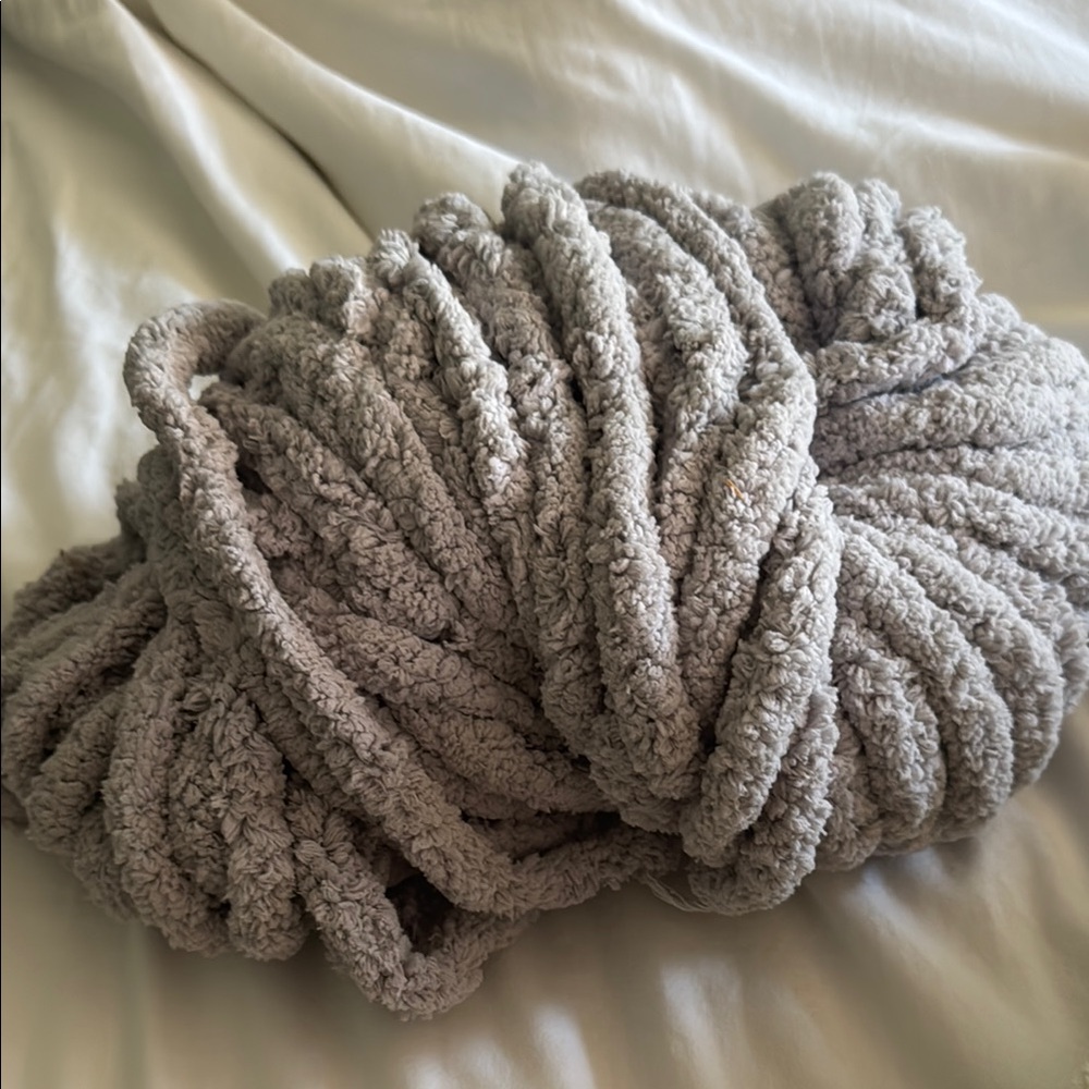 Cozy Gray Chunky Yarn (6 skeins)
